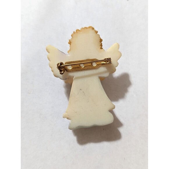 Vintage 2" caroling angel pin resin holidays brooch - Picture 2 of 2